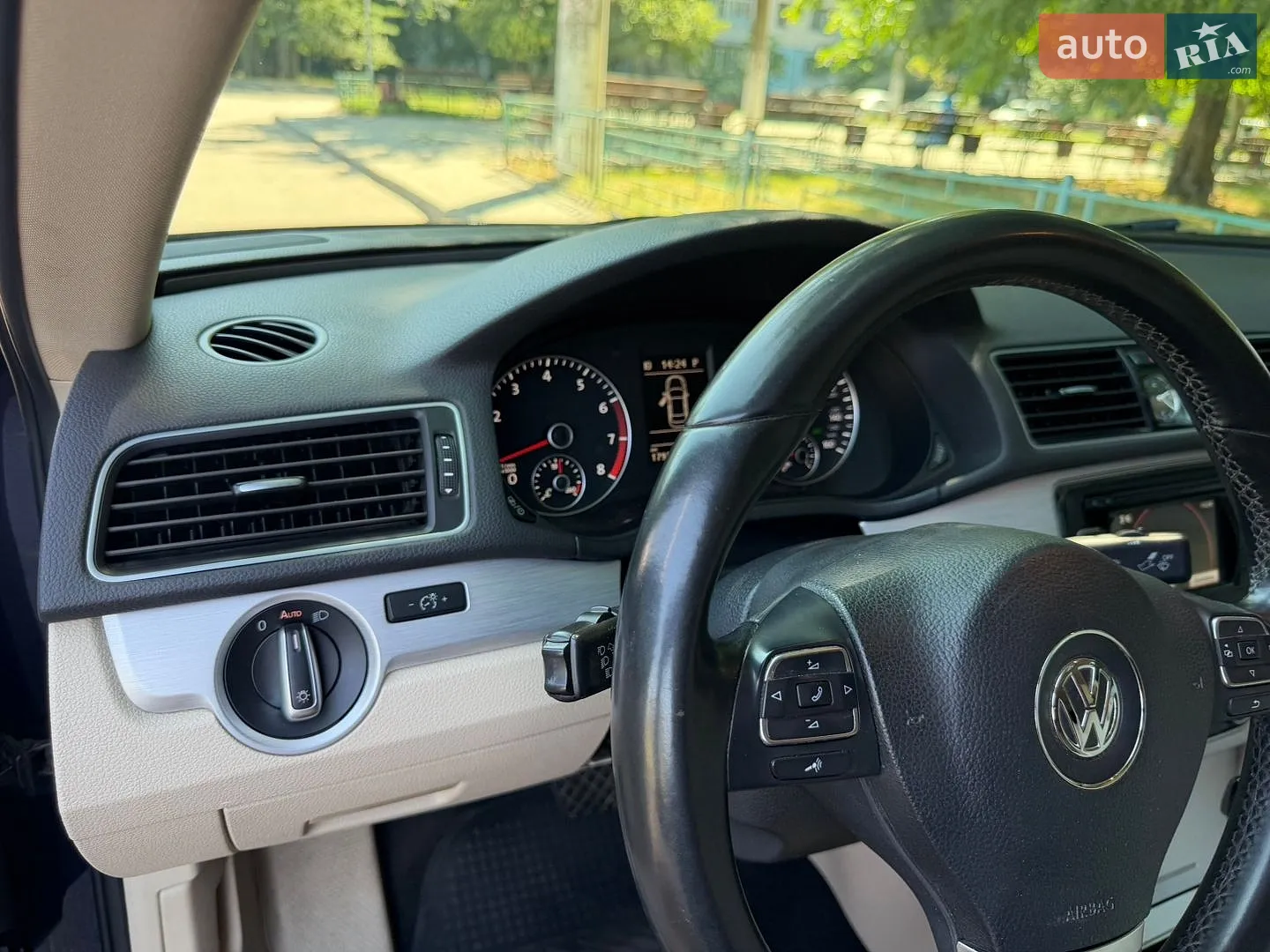 2013 Volkswagen Passat - мініатюра 16