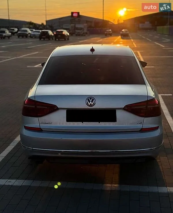 2018 Volkswagen Passat - мініатюра 5