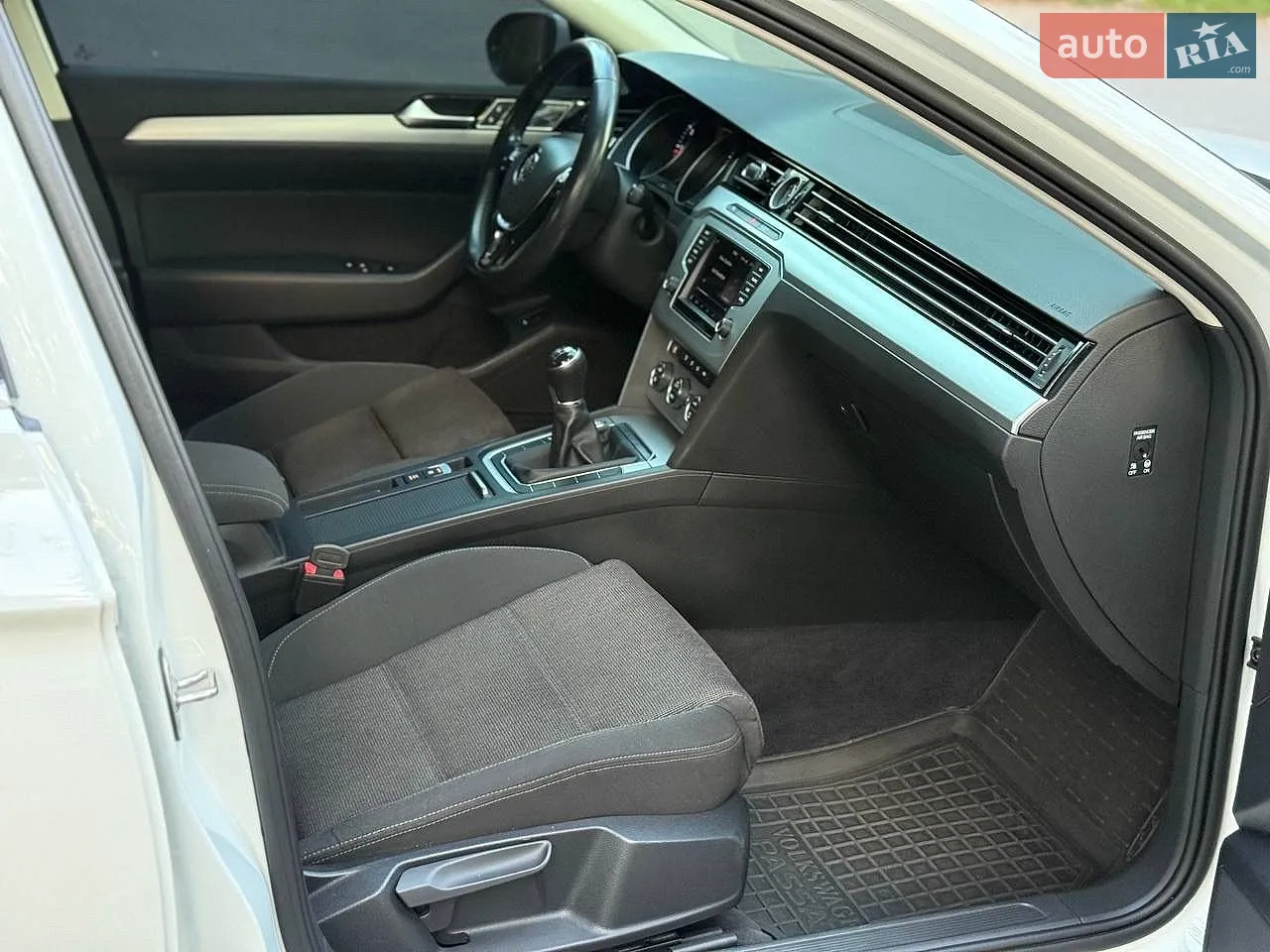 2017 Volkswagen Passat - мініатюра 21