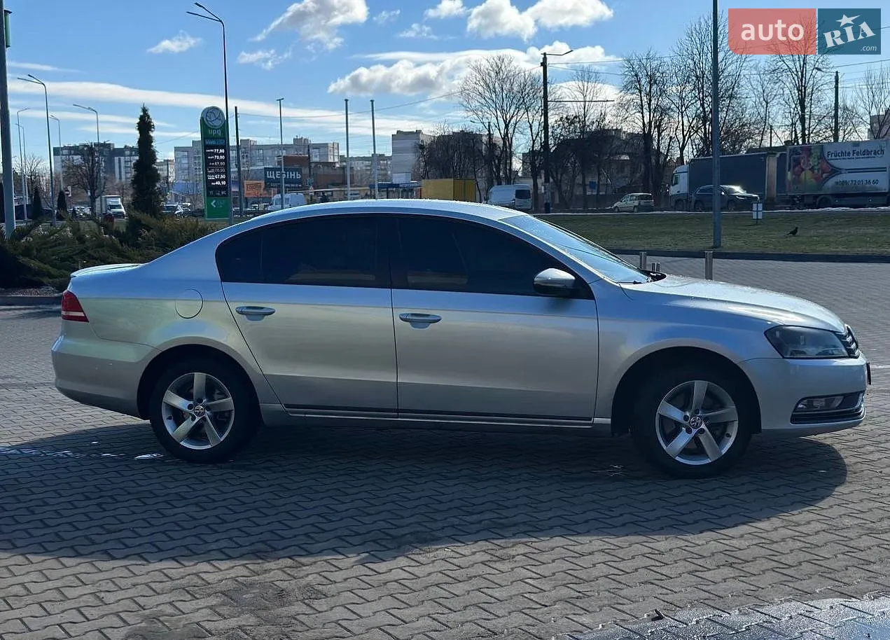2011 Volkswagen Passat - мініатюра 2
