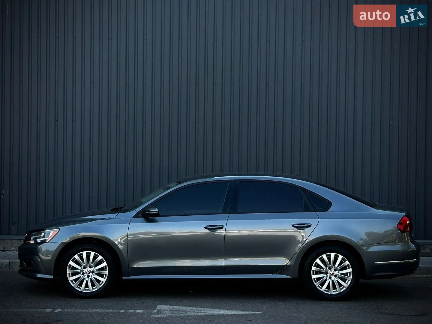 2018 Volkswagen Passat - мініатюра 2