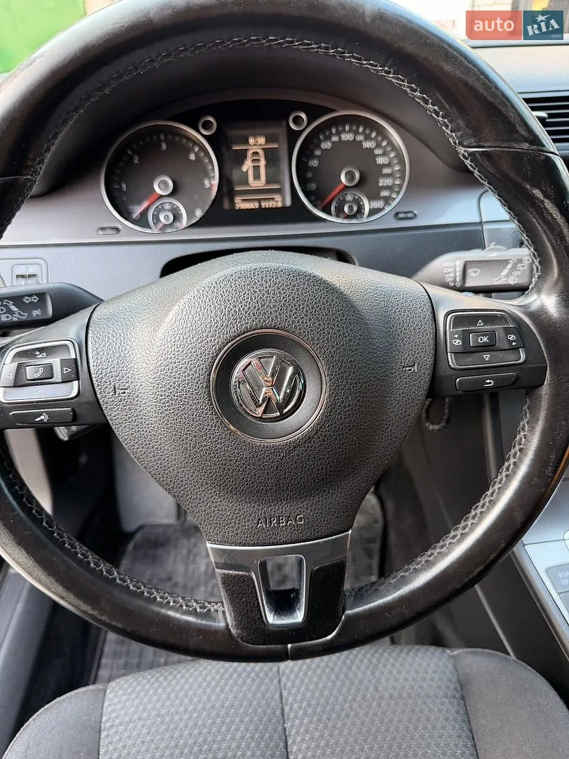 2010 Volkswagen Passat - мініатюра 15