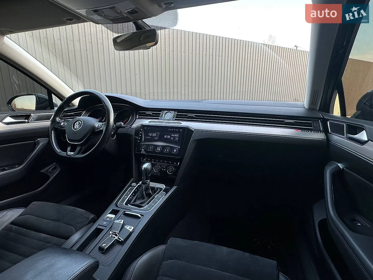 2016 Volkswagen Passat - мініатюра 2