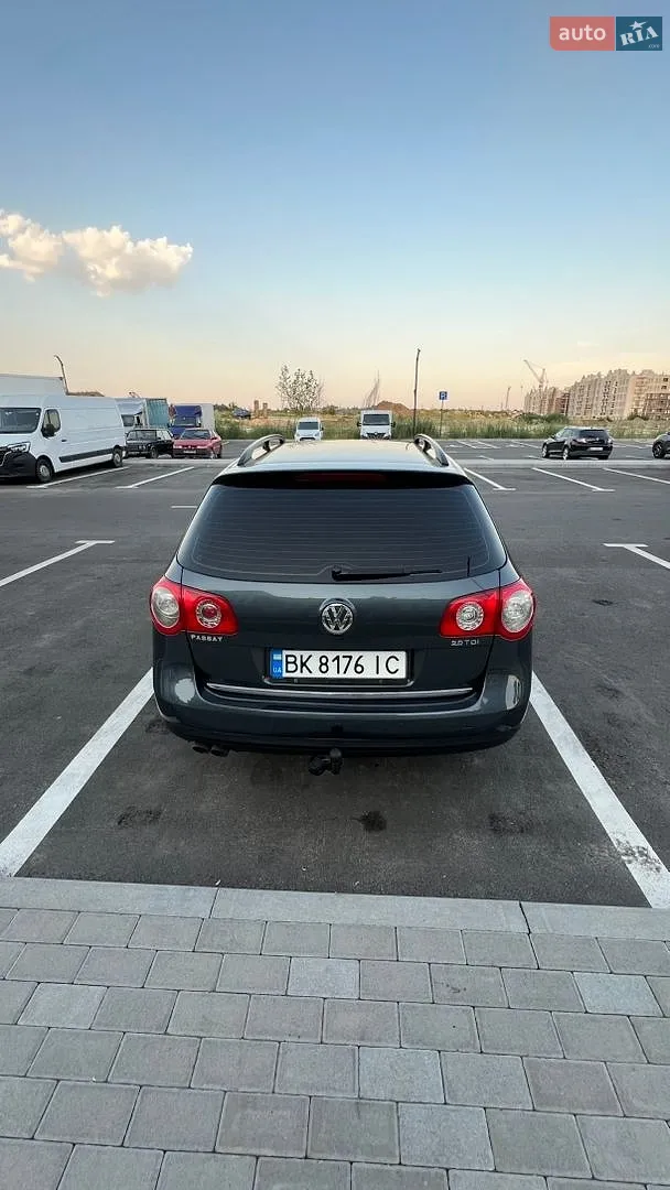 2010 Volkswagen Passat - мініатюра 4