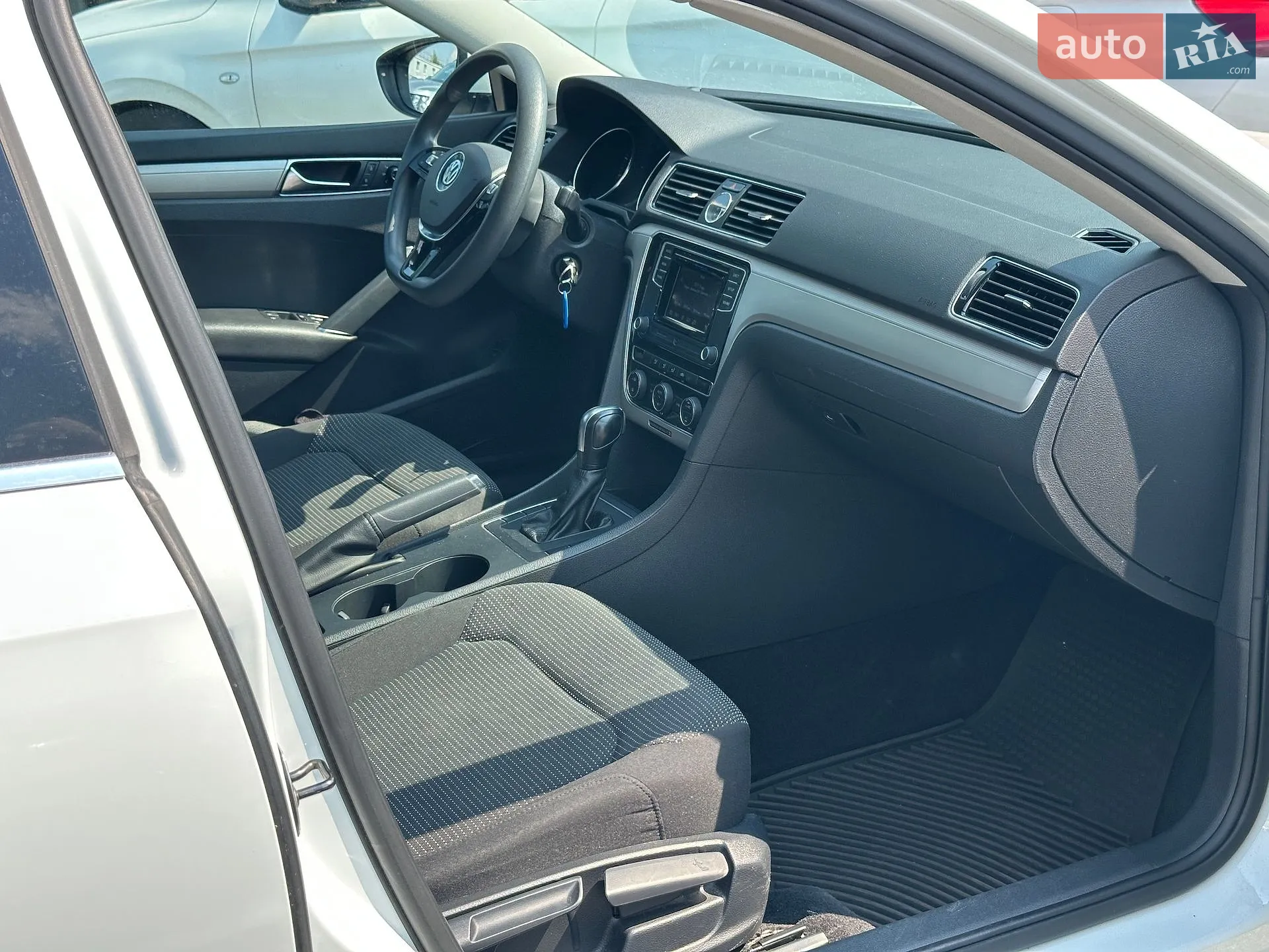 2017 Volkswagen Passat - мініатюра 24