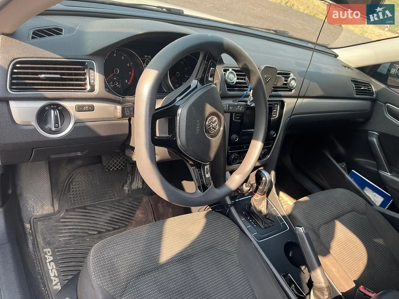 2016 Volkswagen Passat - мініатюра 14