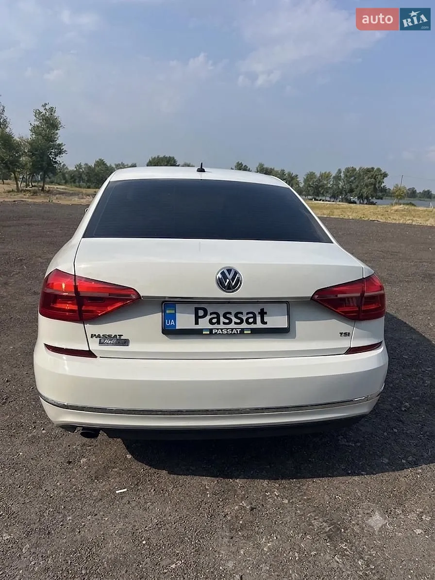 2016 Volkswagen Passat - мініатюра 8