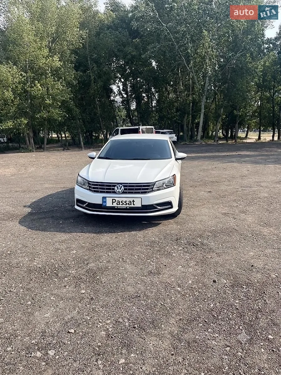 2016 Volkswagen Passat - мініатюра 3