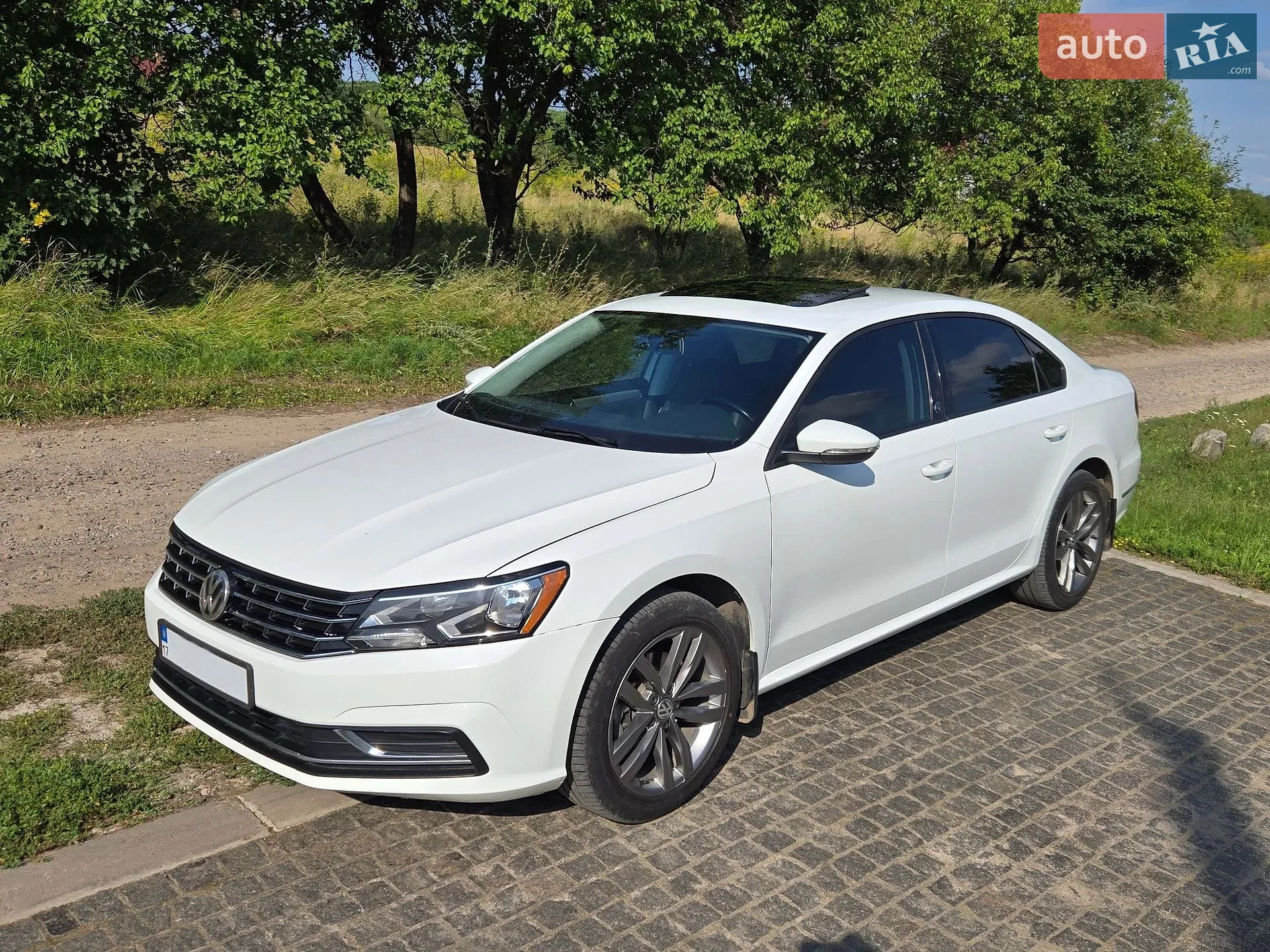 2018 Volkswagen Passat - фото 1