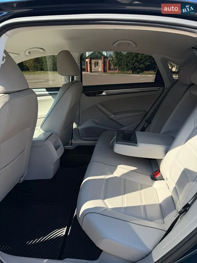 2018 Volkswagen Passat - мініатюра 12