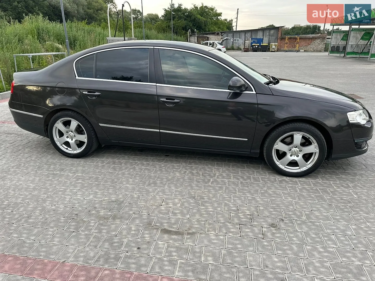 2010 Volkswagen Passat - мініатюра 6