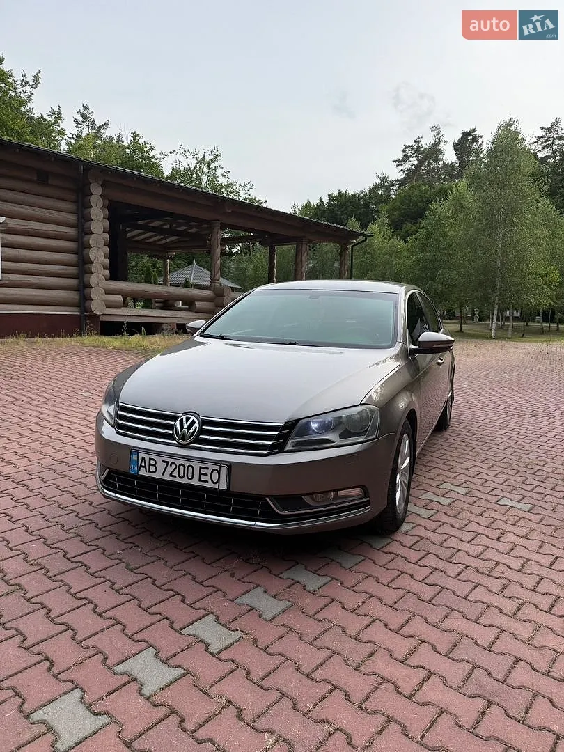2011 Volkswagen Passat - мініатюра 2