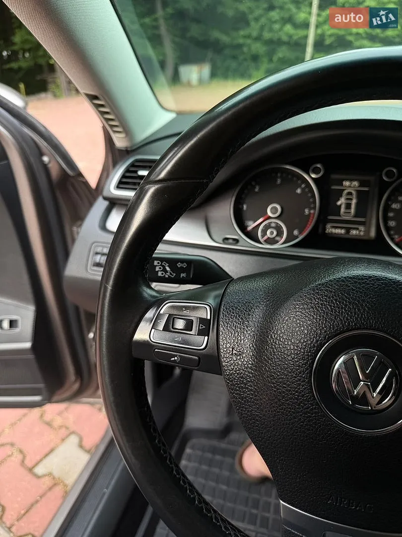 2011 Volkswagen Passat - мініатюра 37