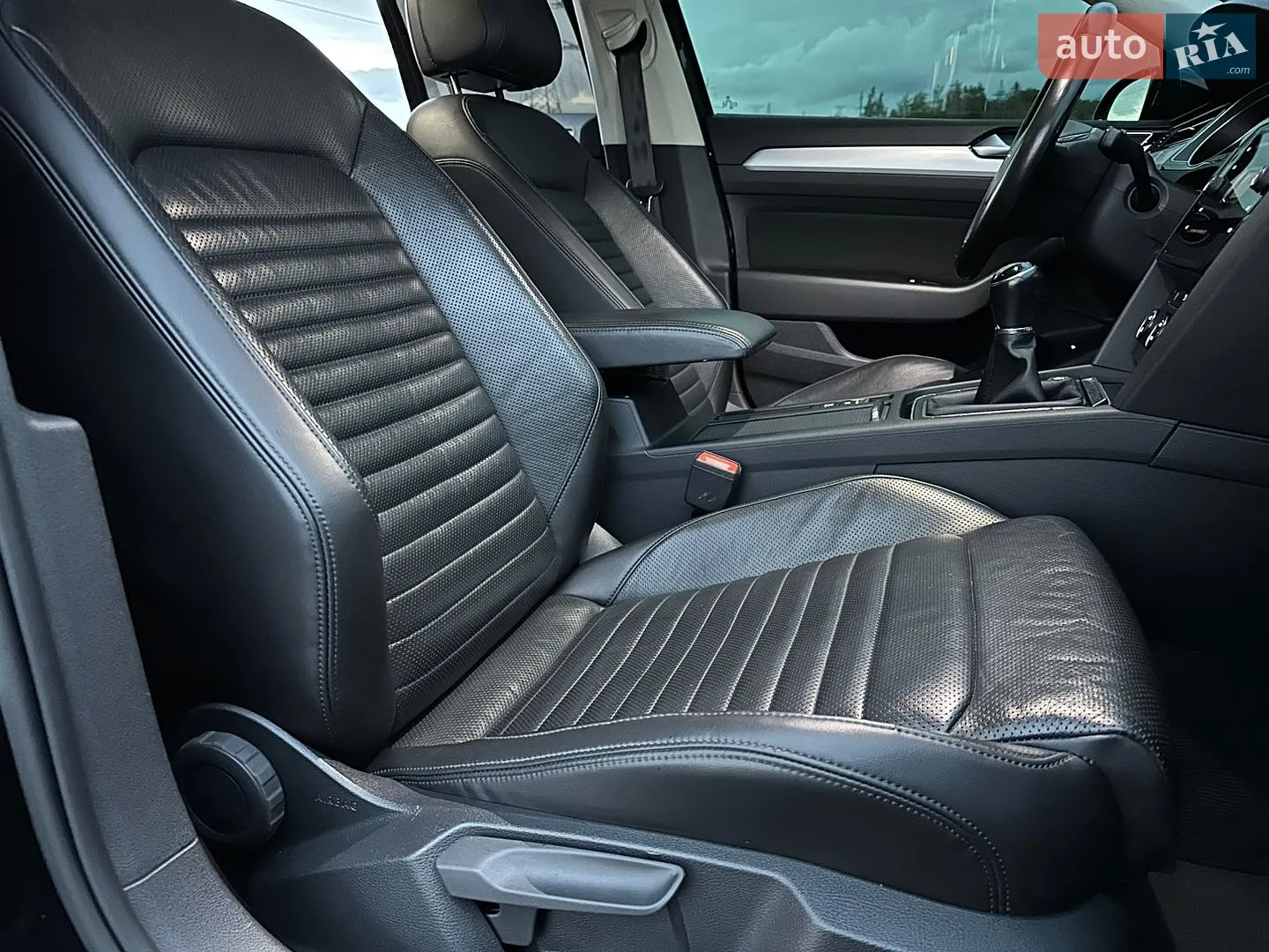 2017 Volkswagen Passat - мініатюра 40