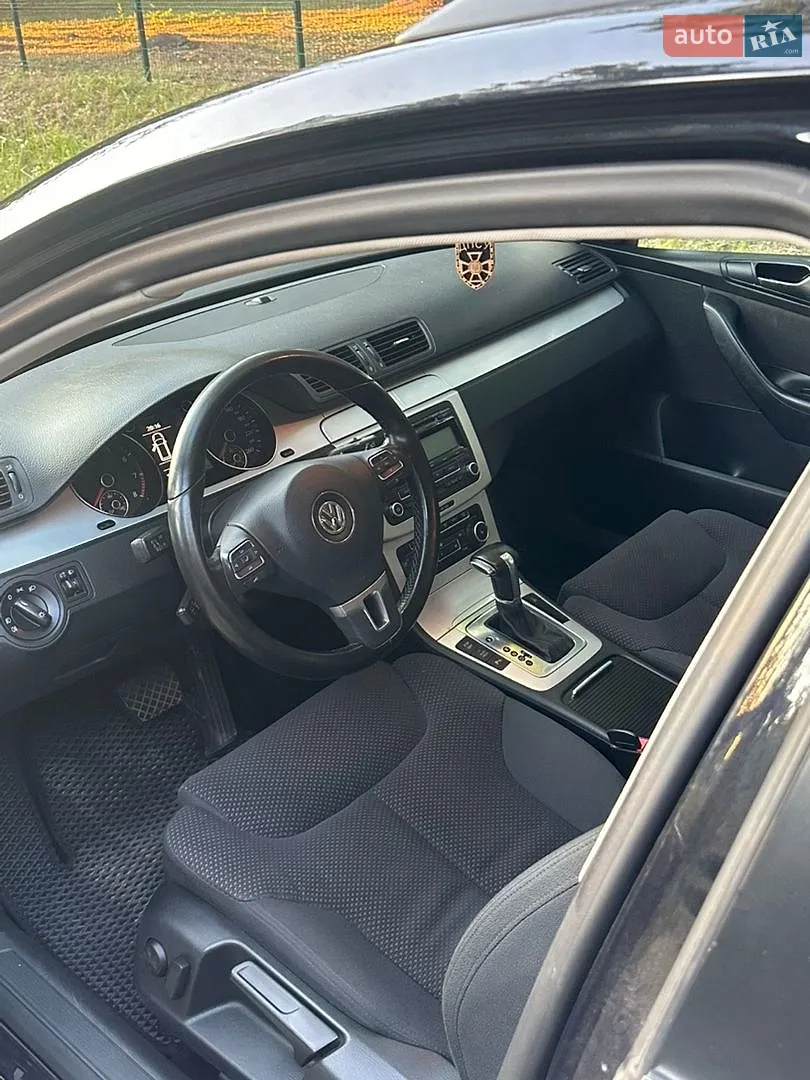 2010 Volkswagen Passat - мініатюра 13