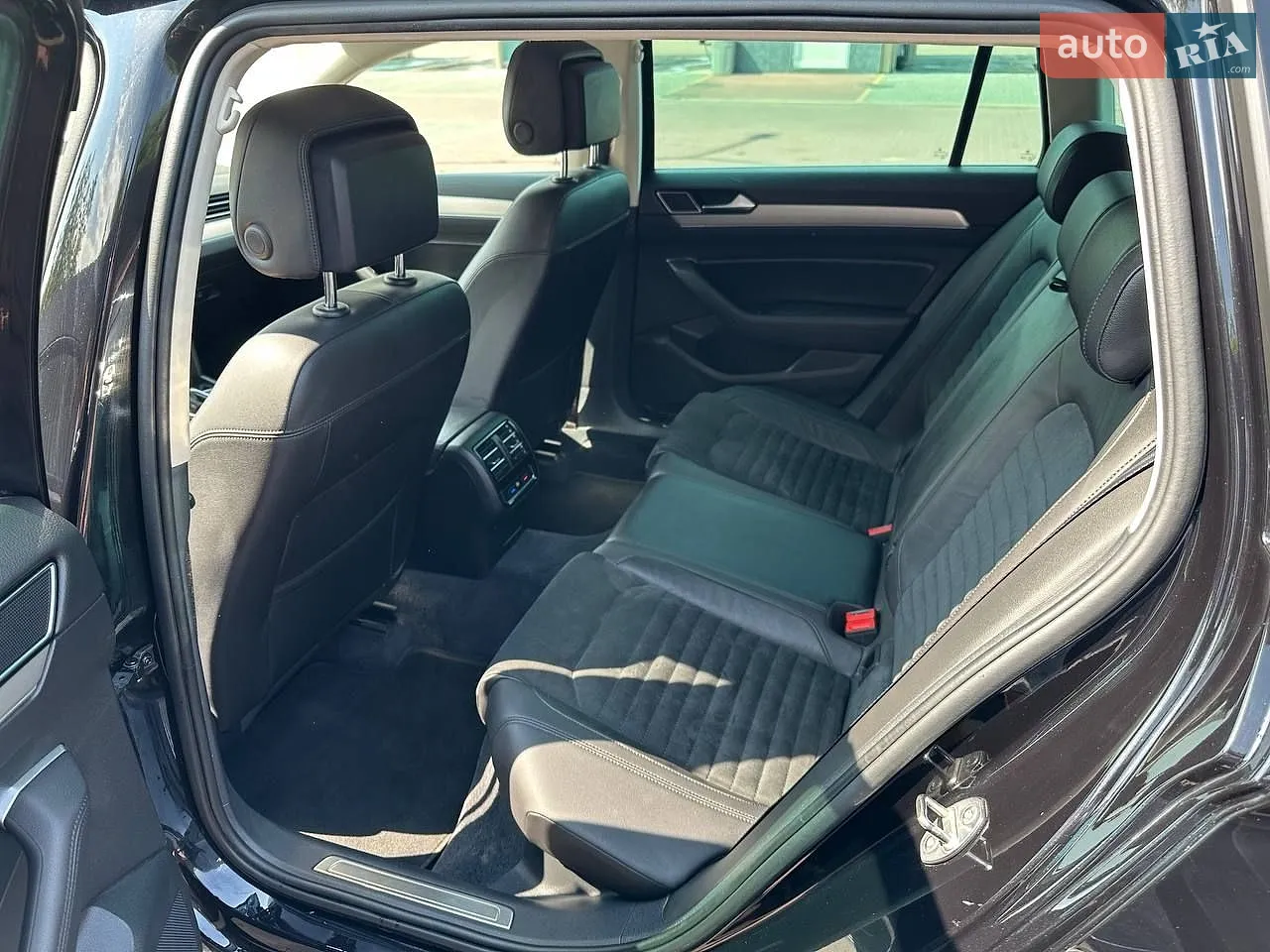 2017 Volkswagen Passat - мініатюра 8
