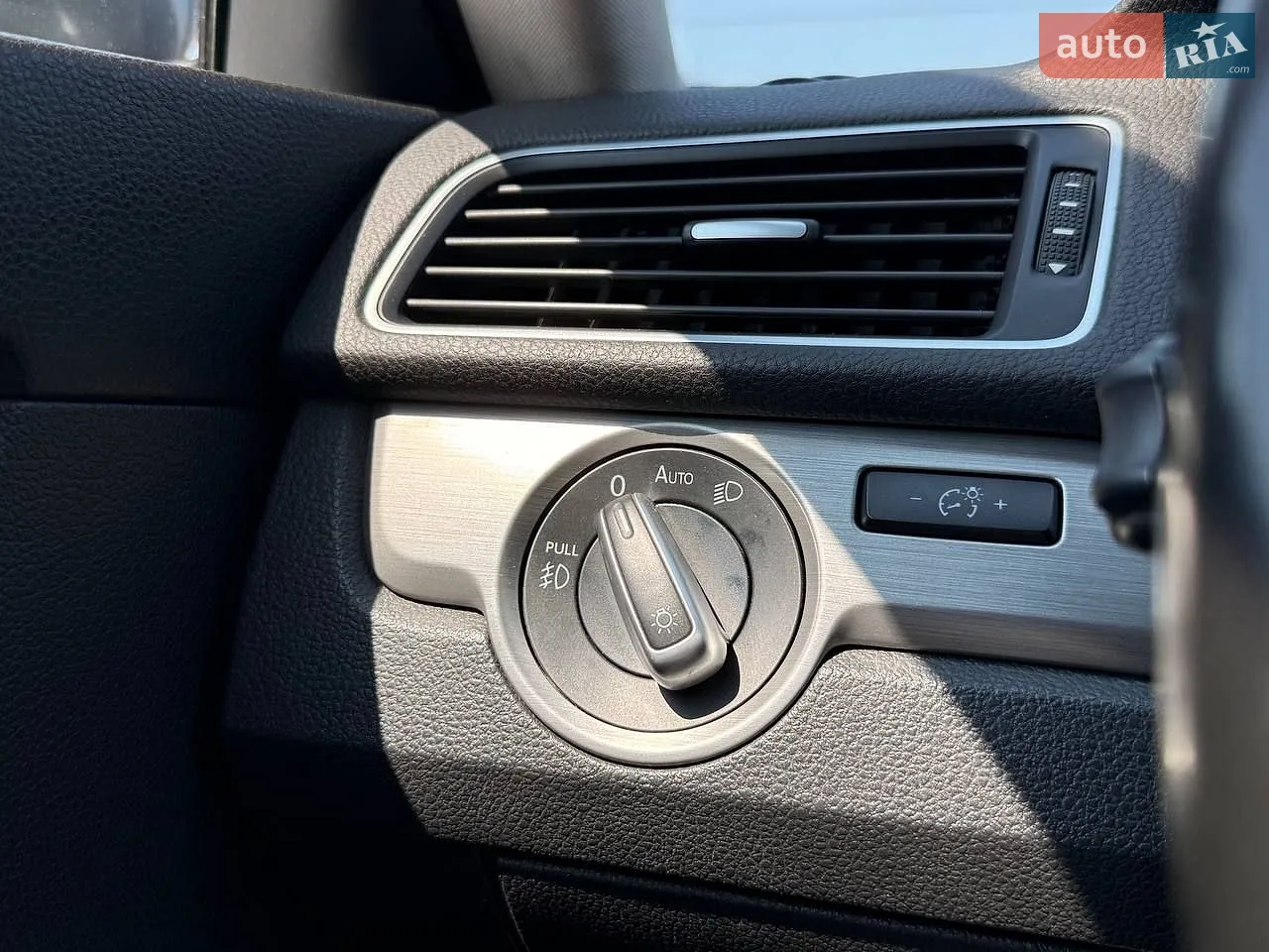2015 Volkswagen Passat - мініатюра 18