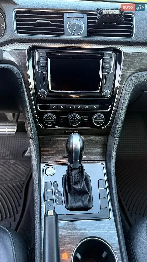 2016 Volkswagen Passat - мініатюра 16