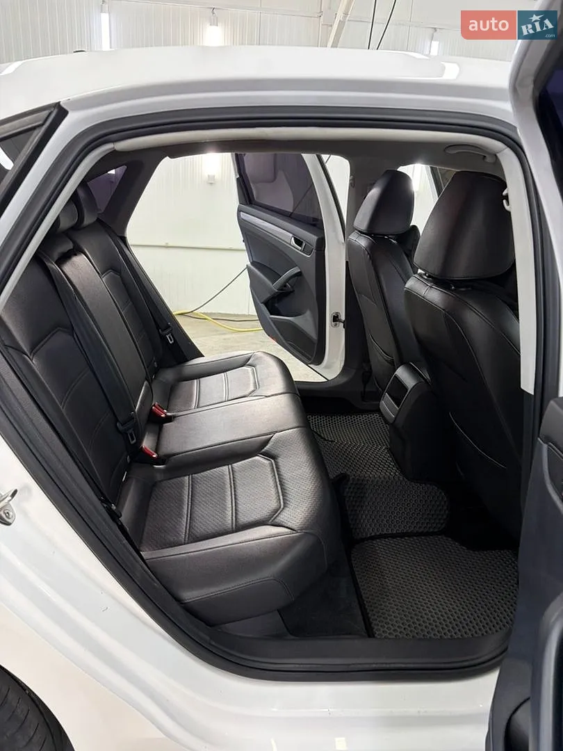 2014 Volkswagen Passat - мініатюра 18