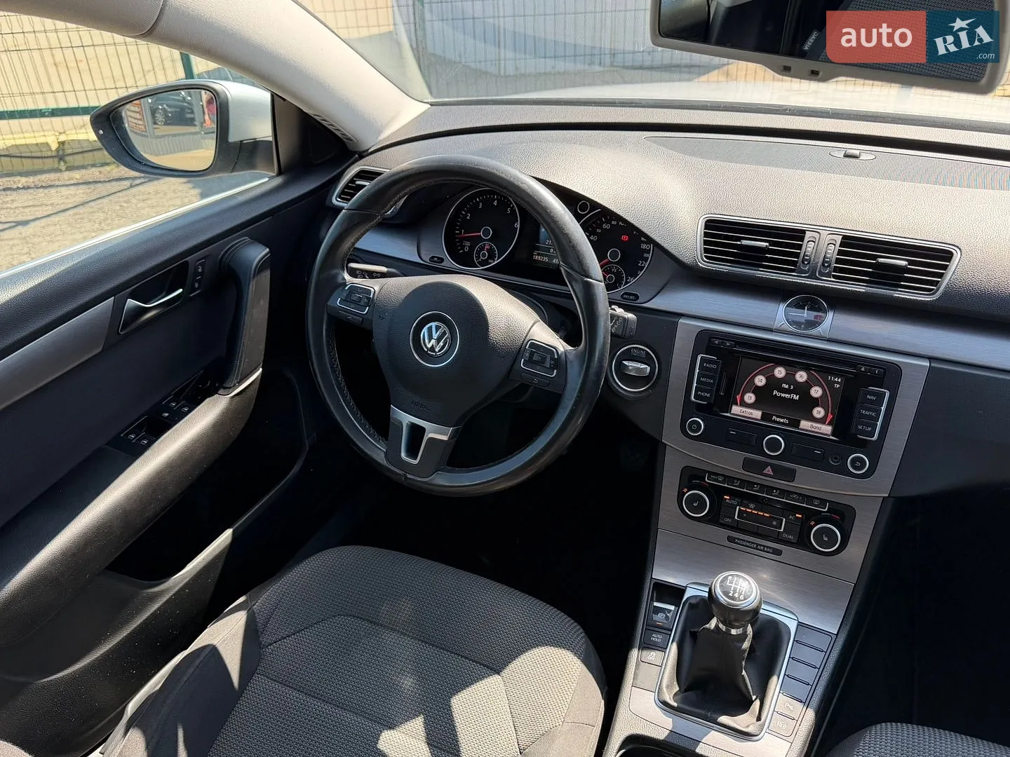 2011 Volkswagen Passat - мініатюра 31
