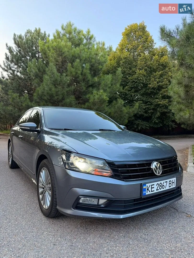 2016 Volkswagen Passat - мініатюра 2