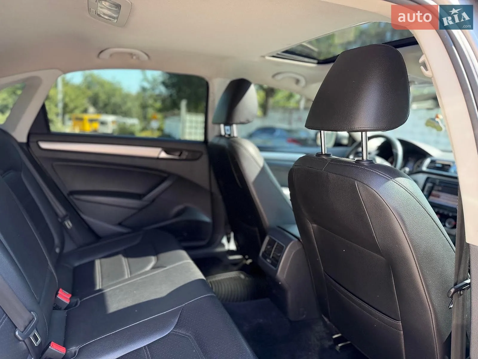 2014 Volkswagen Passat - мініатюра 24