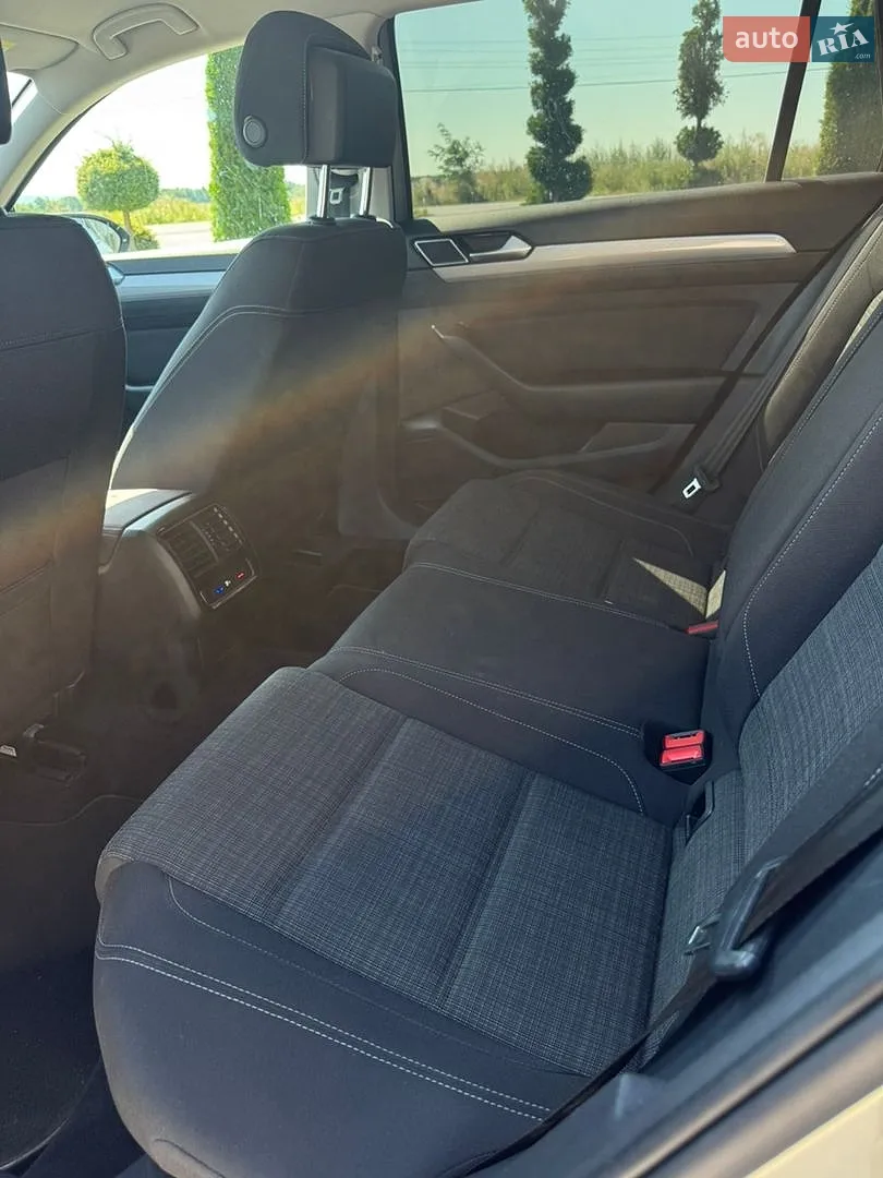 2019 Volkswagen Passat - мініатюра 28