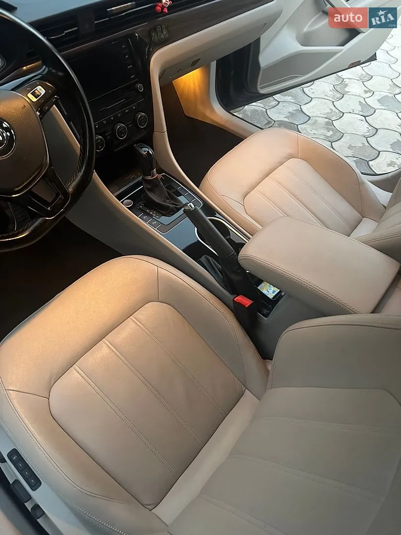 2019 Volkswagen Passat - мініатюра 12