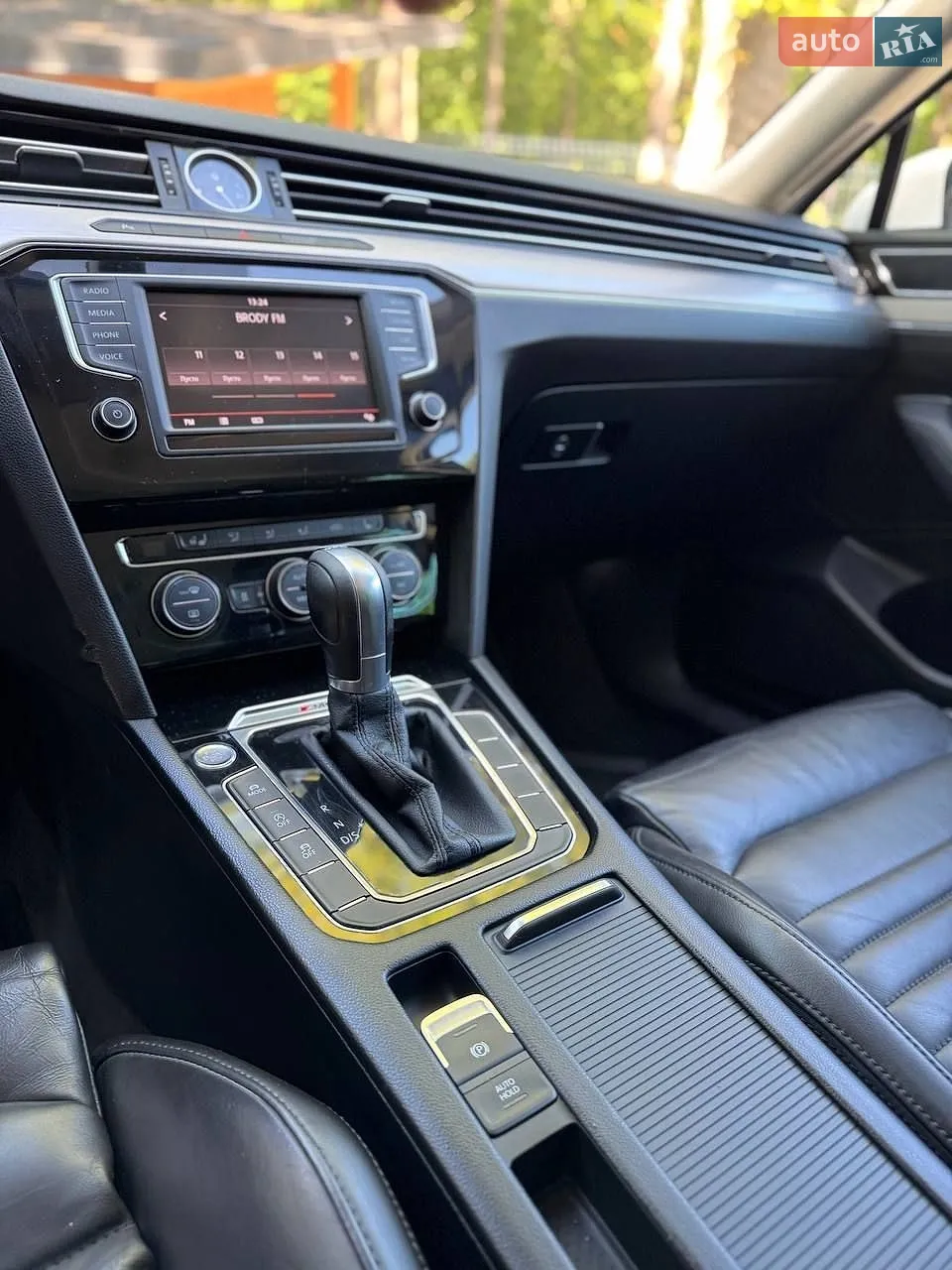 2015 Volkswagen Passat - мініатюра 29