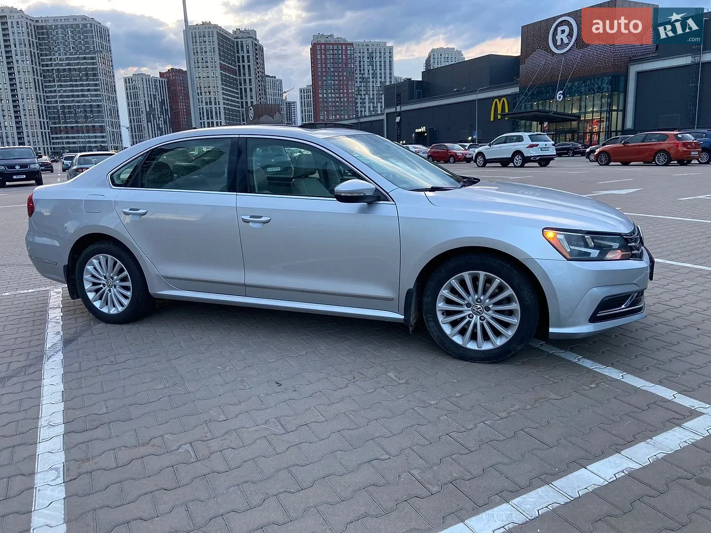 2016 Volkswagen Passat - мініатюра 2