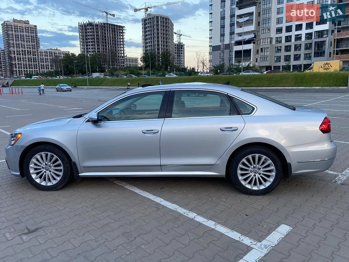 2016 Volkswagen Passat - мініатюра 12