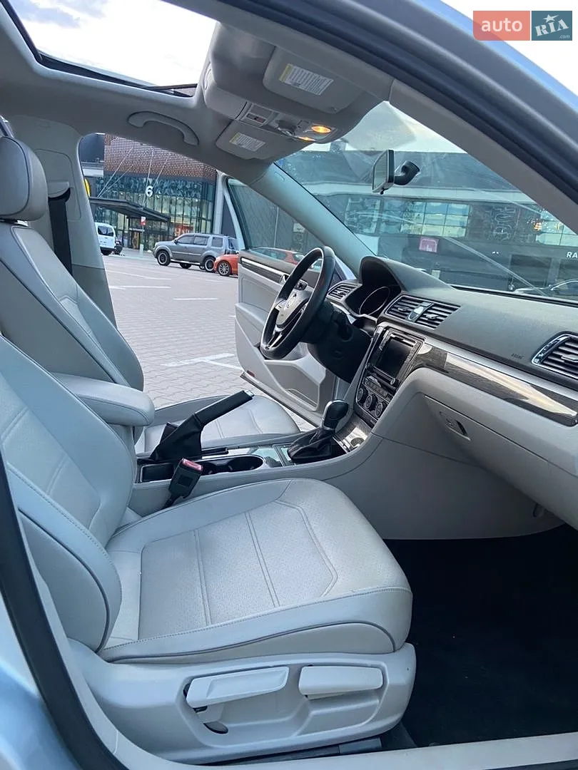 2016 Volkswagen Passat - мініатюра 24