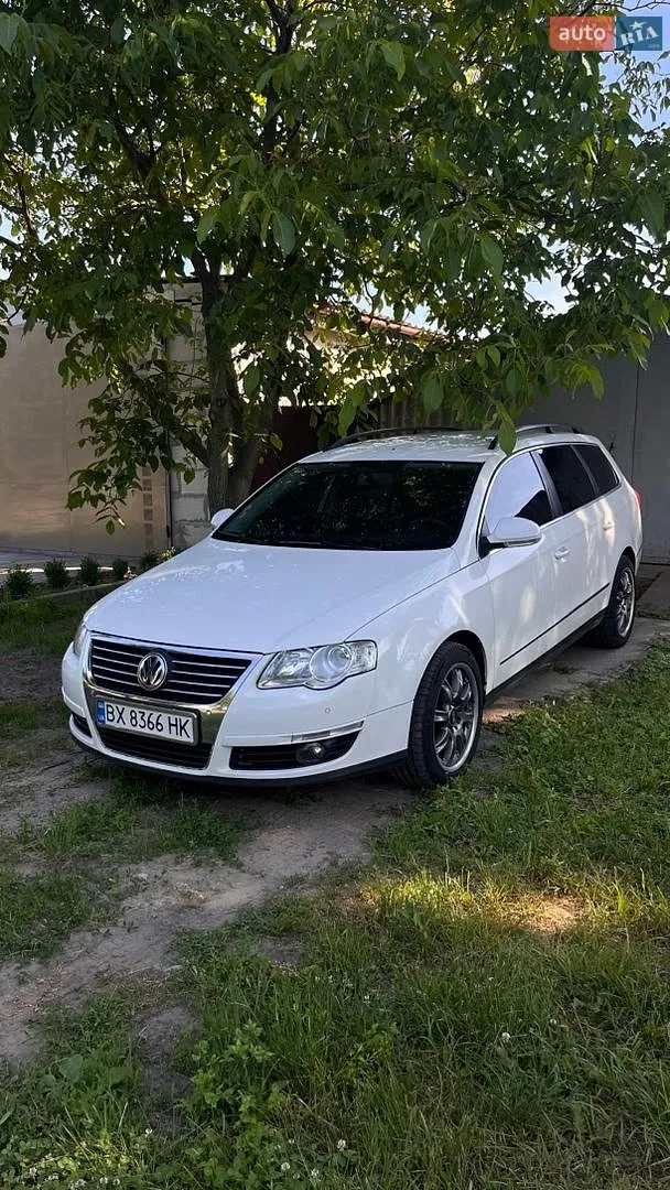 2010 Volkswagen Passat - фото 1