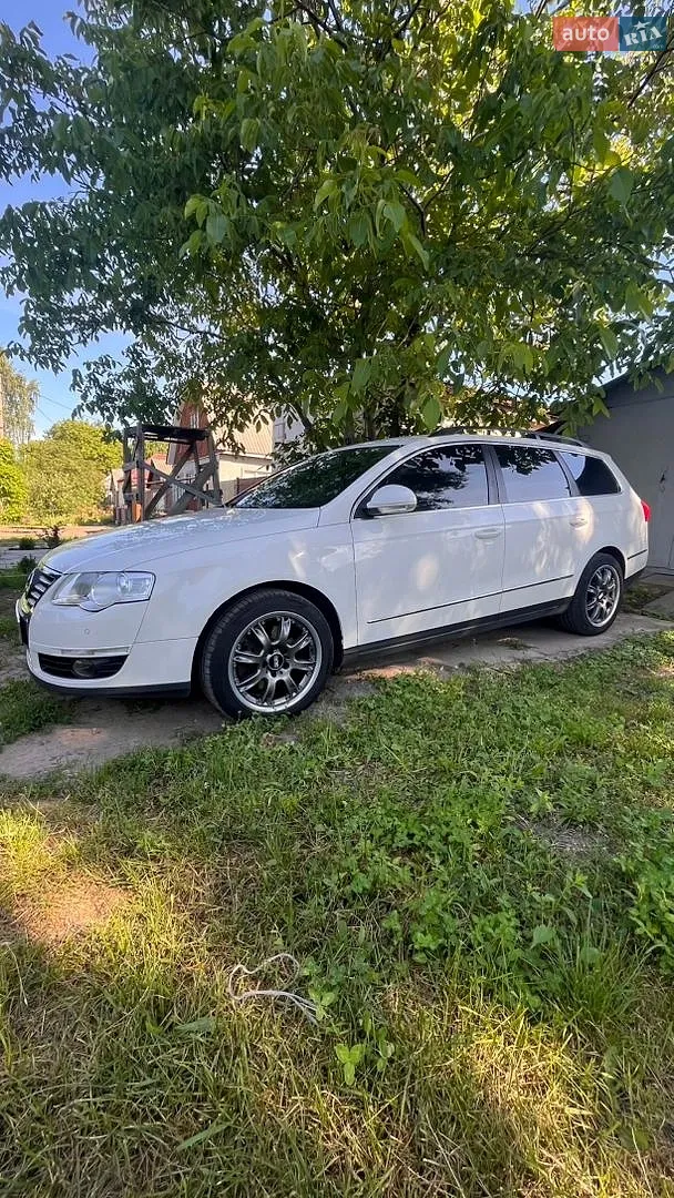 2010 Volkswagen Passat - мініатюра 3