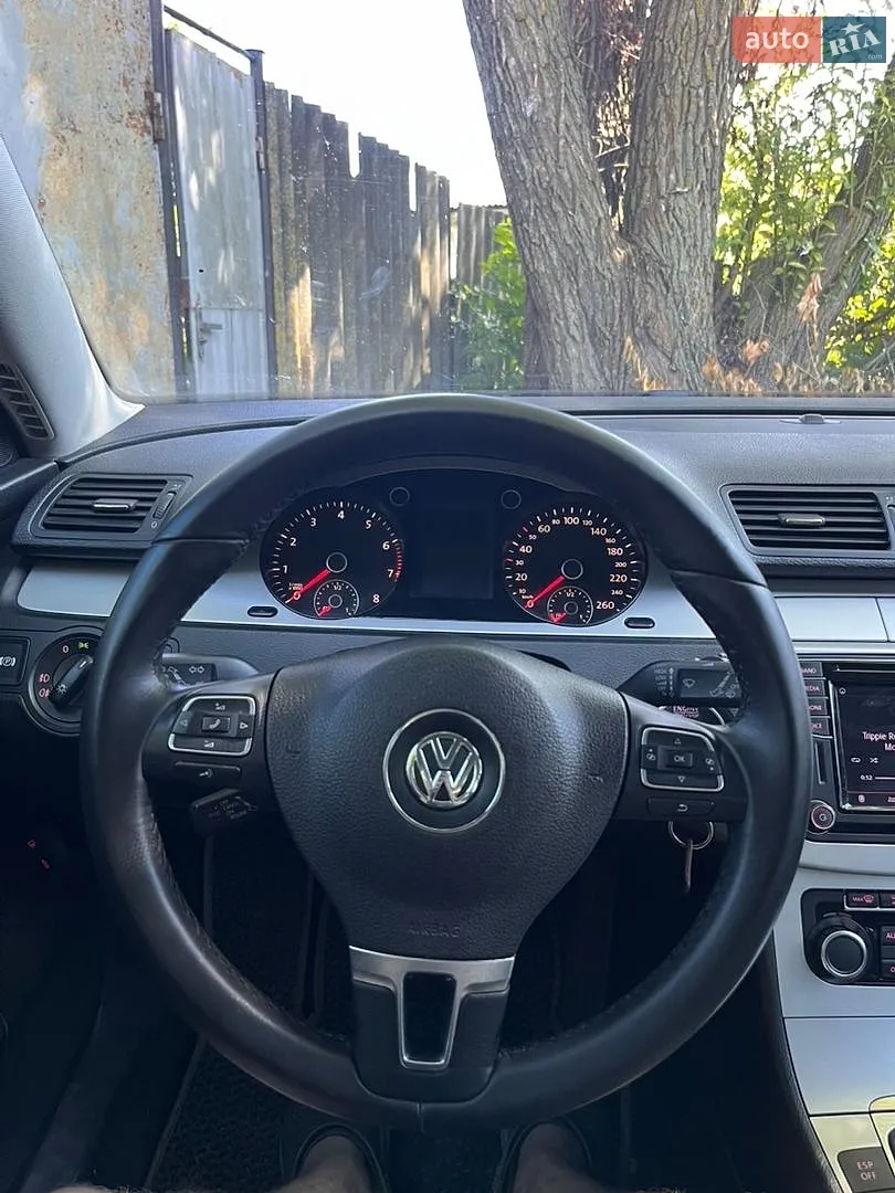 2010 Volkswagen Passat - мініатюра 6