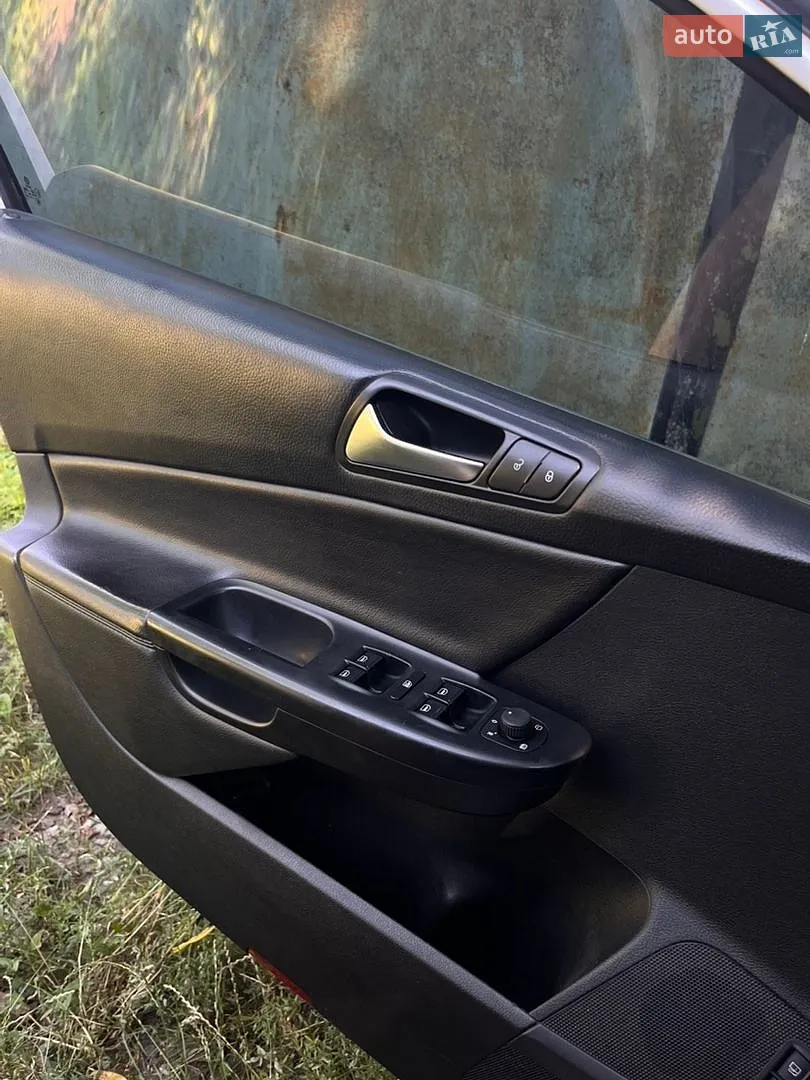 2010 Volkswagen Passat - мініатюра 9