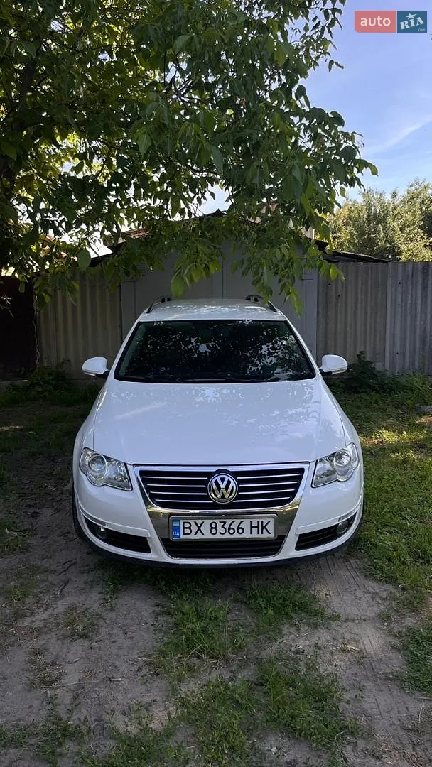 2010 Volkswagen Passat - мініатюра 4