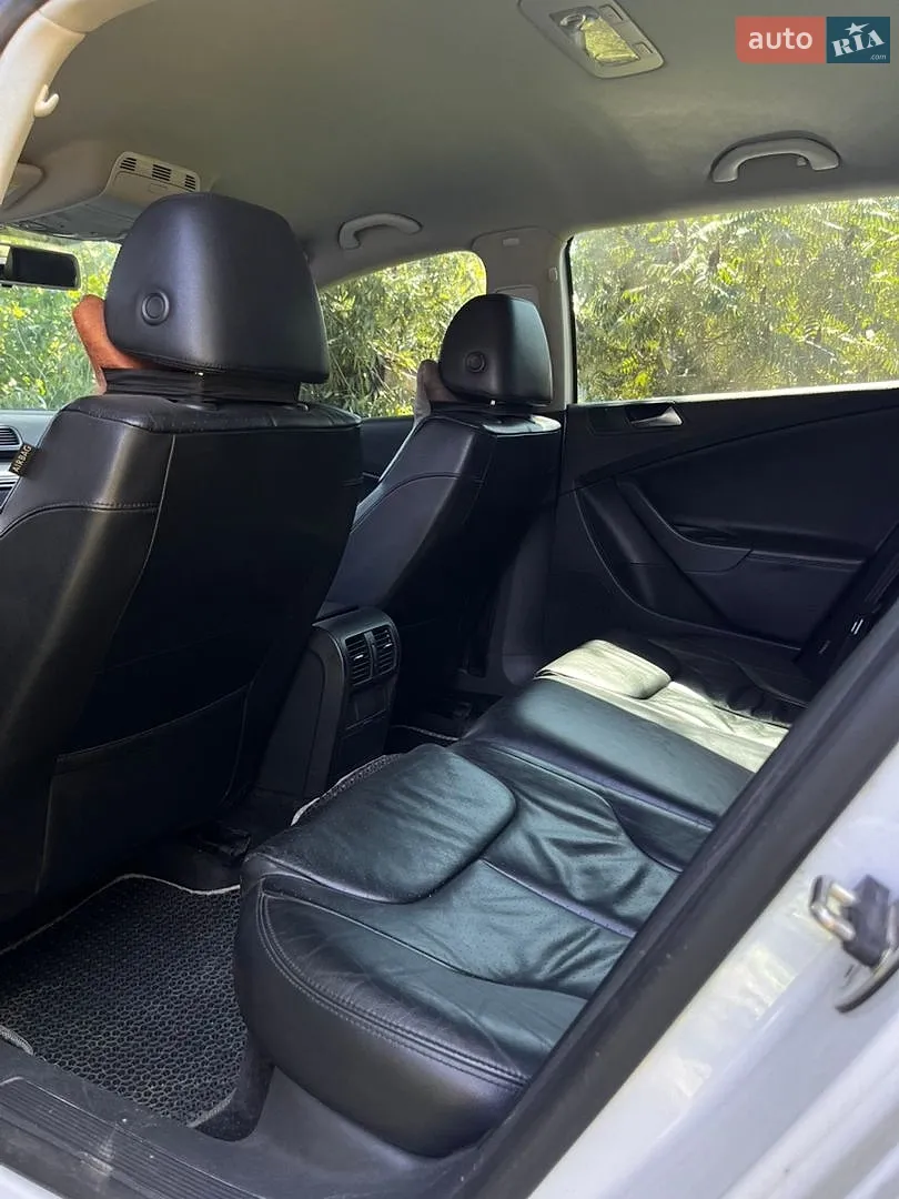 2010 Volkswagen Passat - мініатюра 11