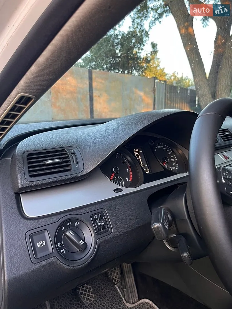 2010 Volkswagen Passat - мініатюра 14