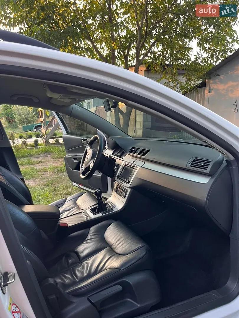 2010 Volkswagen Passat - мініатюра 15