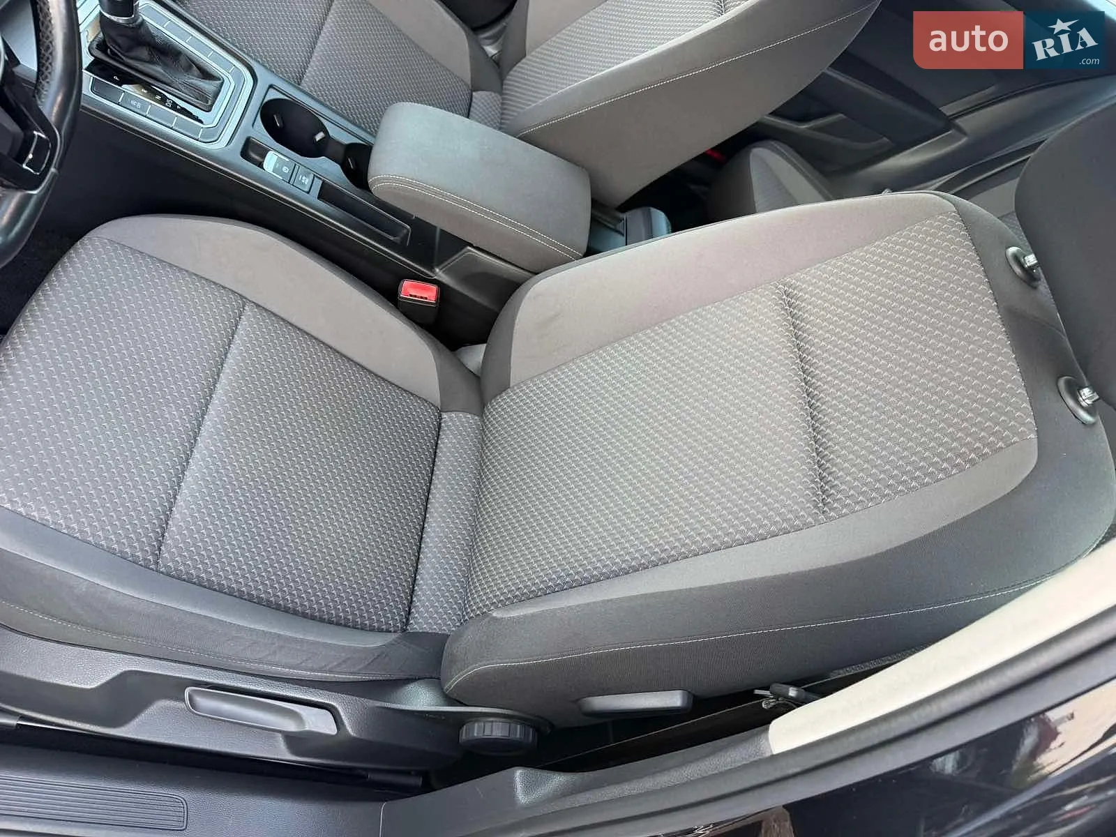 2019 Volkswagen Passat - мініатюра 14