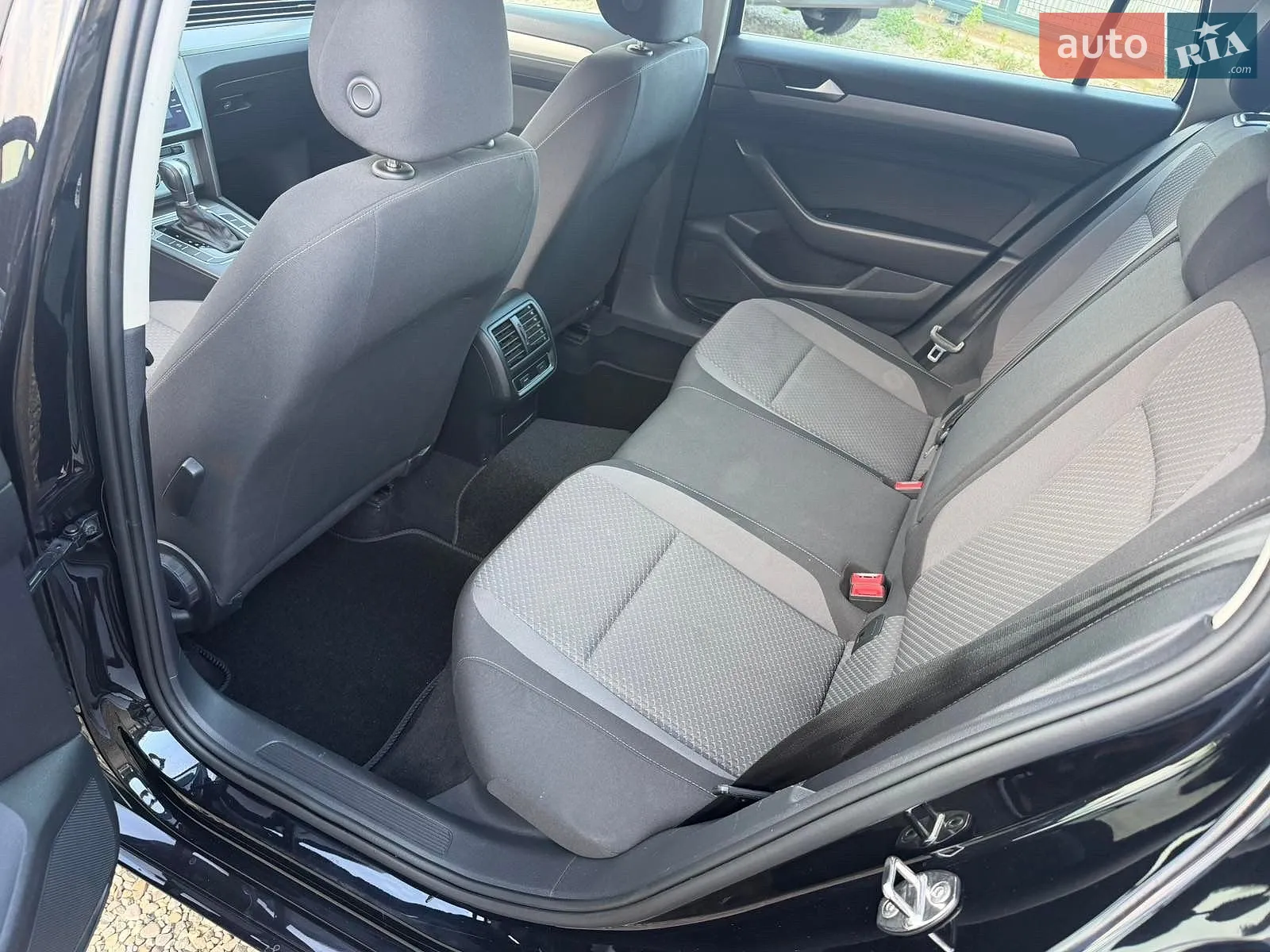 2019 Volkswagen Passat - мініатюра 17