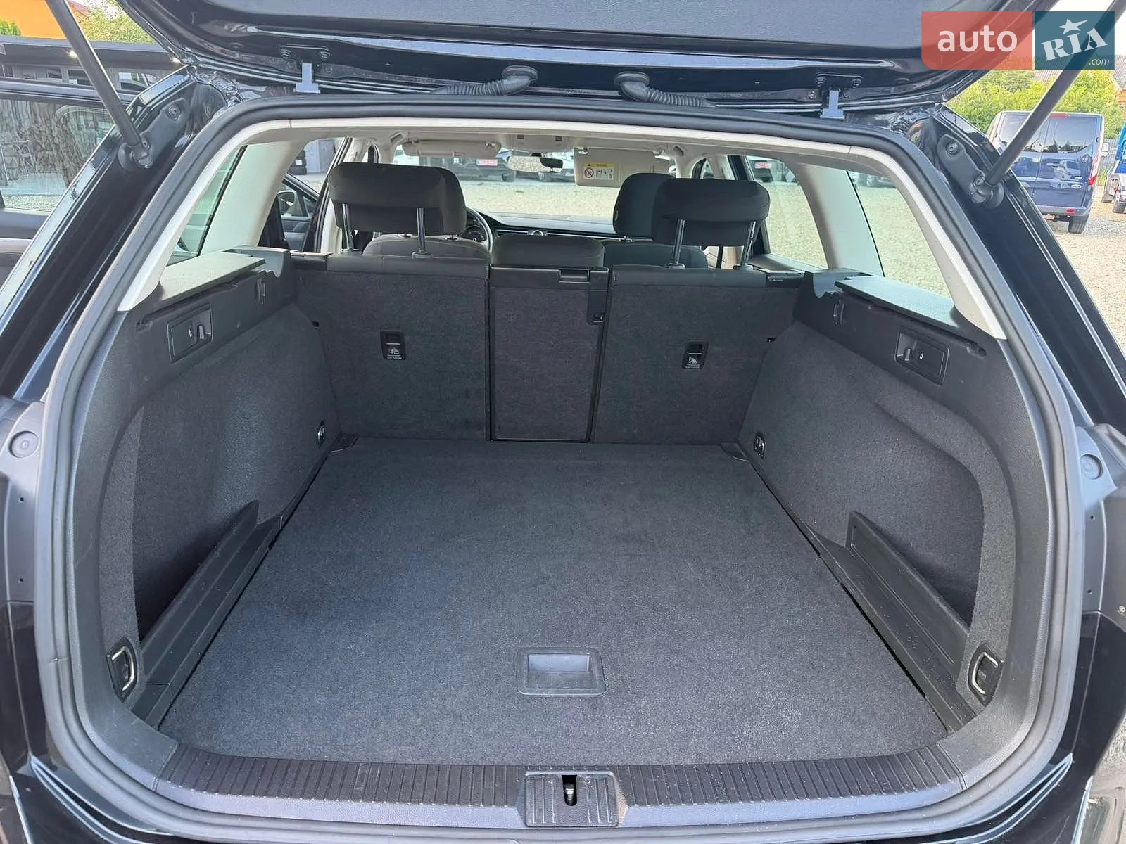 2019 Volkswagen Passat - мініатюра 18