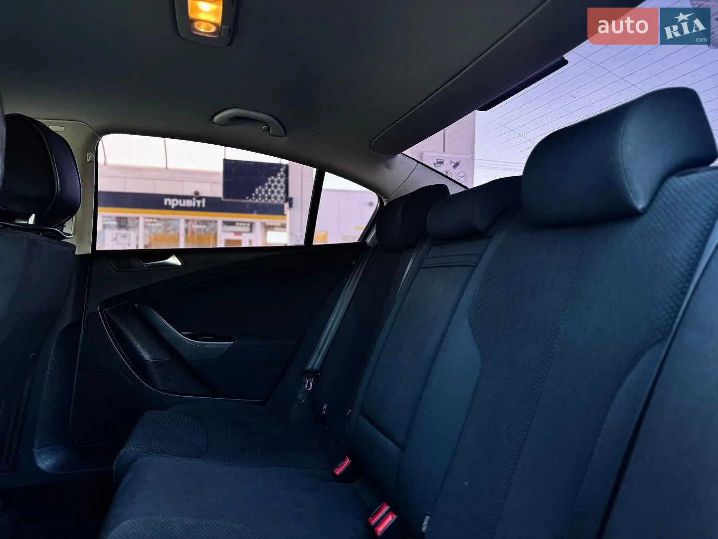 2010 Volkswagen Passat - мініатюра 8