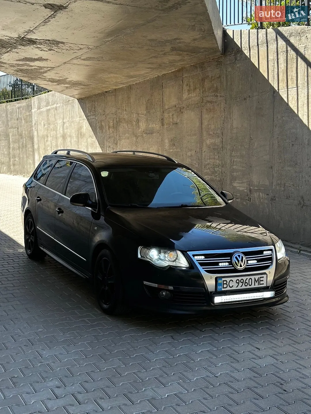 2010 Volkswagen Passat - фото 1
