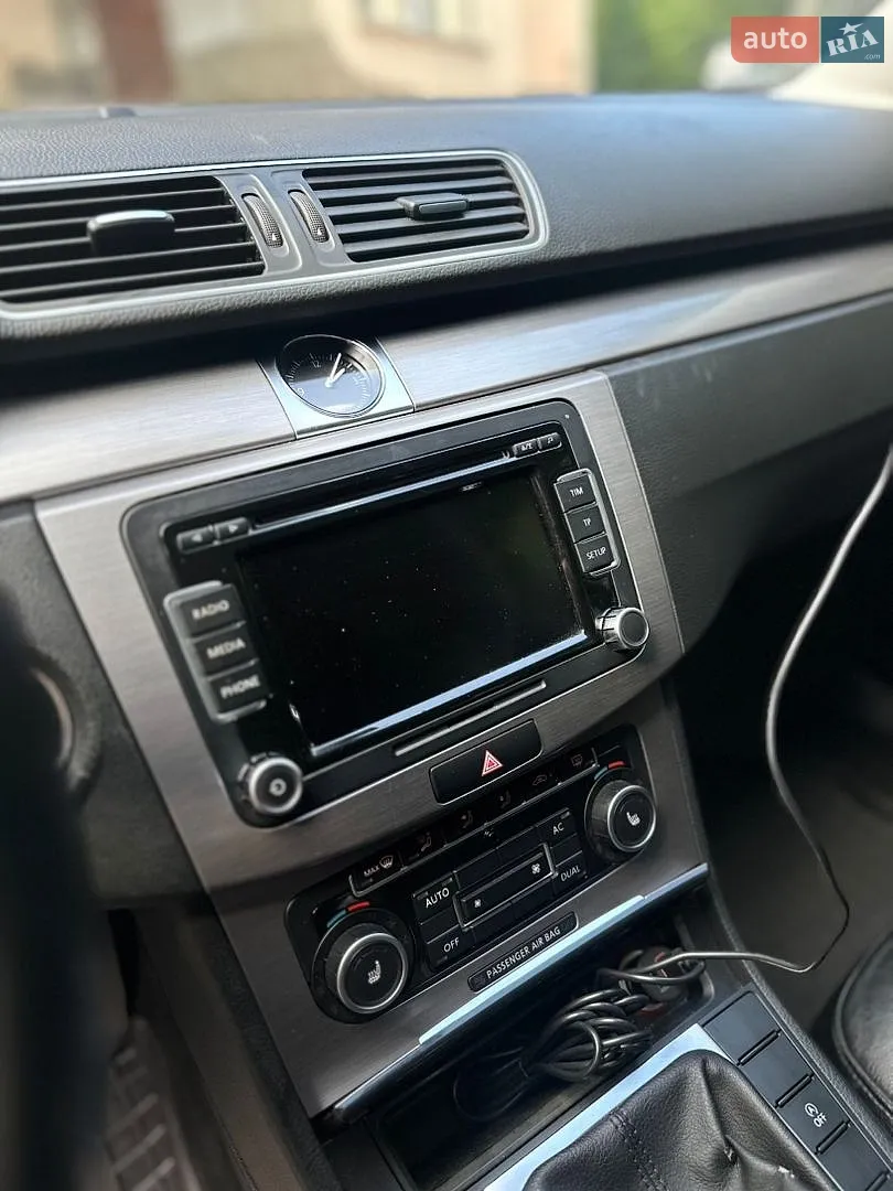 2011 Volkswagen Passat - мініатюра 9