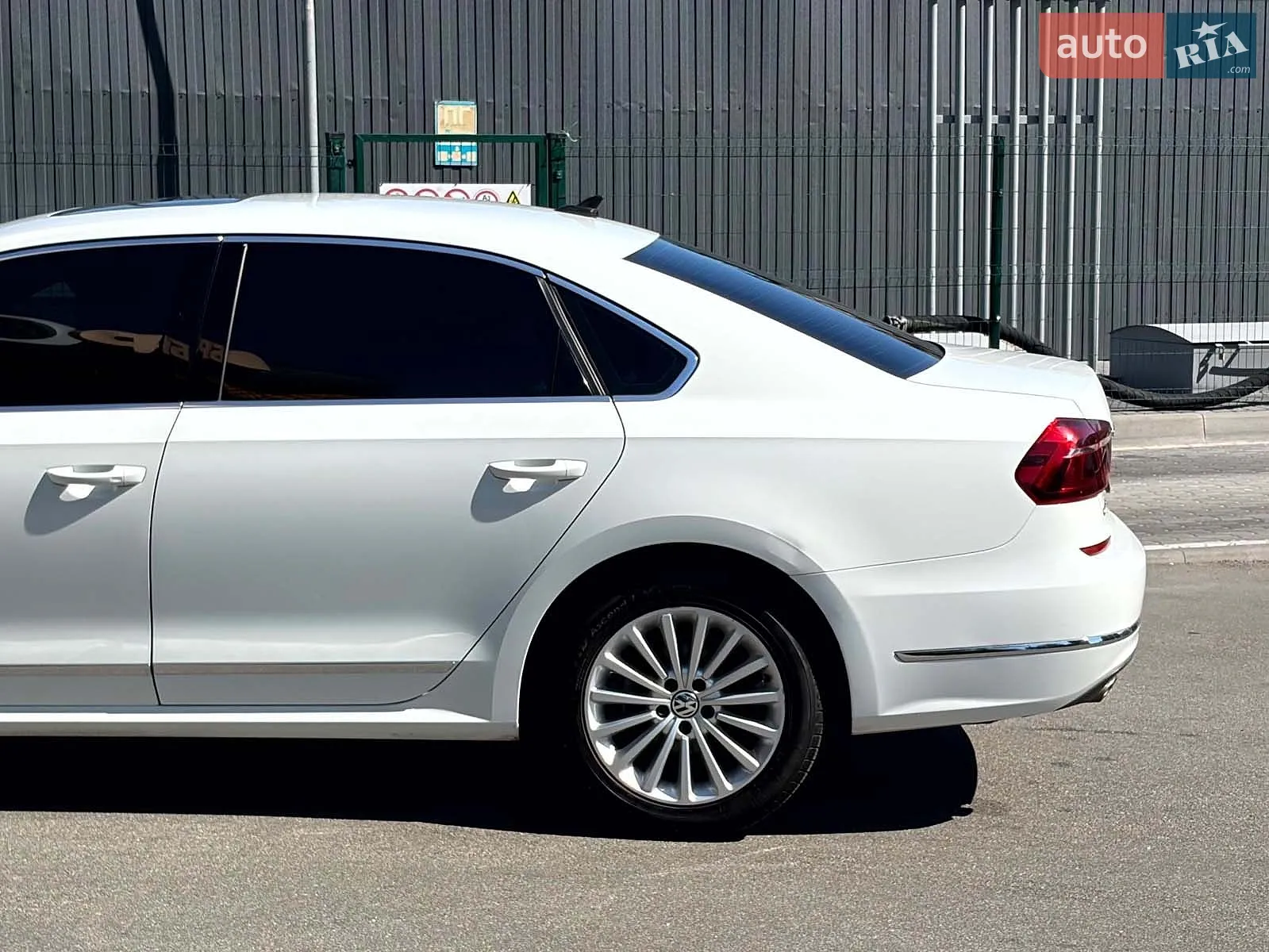 2016 Volkswagen Passat - мініатюра 9