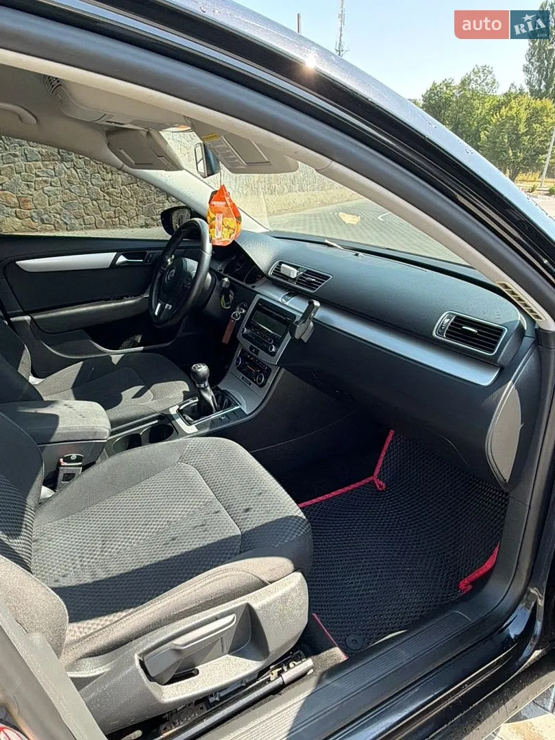 2011 Volkswagen Passat - мініатюра 9