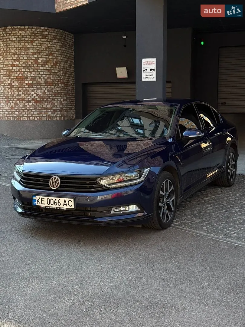 2018 Volkswagen Passat - фото 1