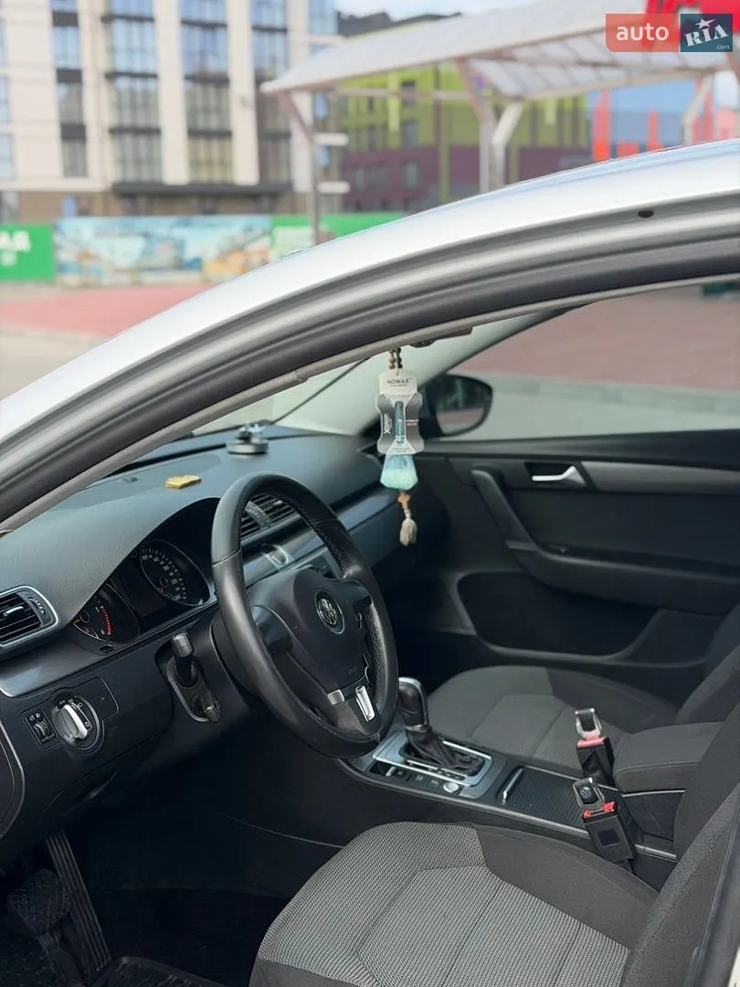 2011 Volkswagen Passat - мініатюра 26